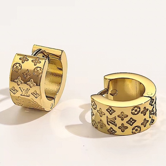 Gold Plated Four Leaf Clover Hoop Luxury Huggies’ Minimalist Earrings - Picture 1 of 7